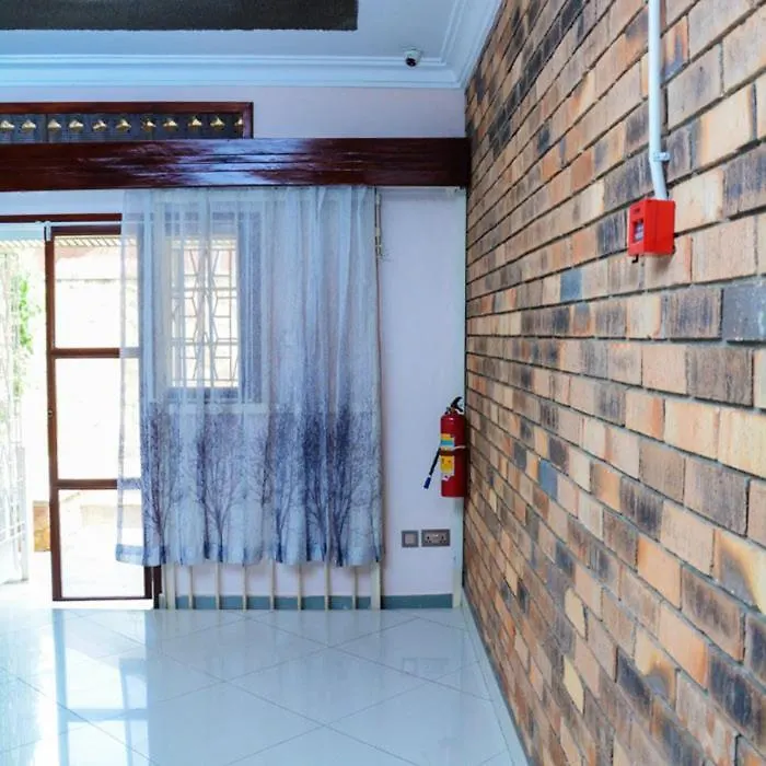 Samweb Bed And Breakfast 캄팔라