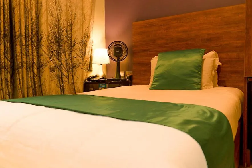 Samweb Bed And Breakfast 캄팔라