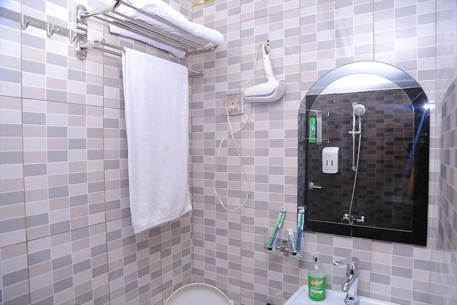 Samweb Bed And Breakfast 캄팔라 우간다