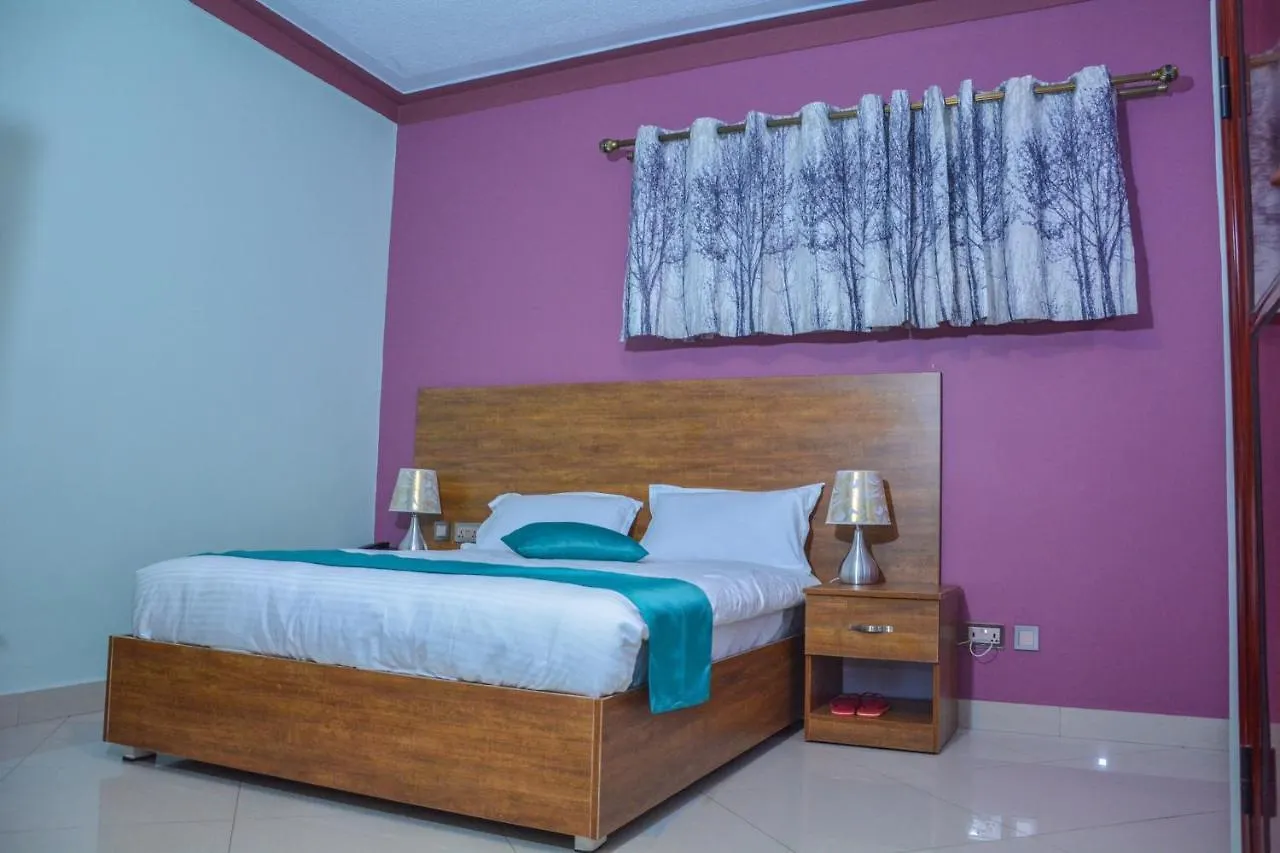 Samweb Bed And Breakfast 캄팔라 0*,